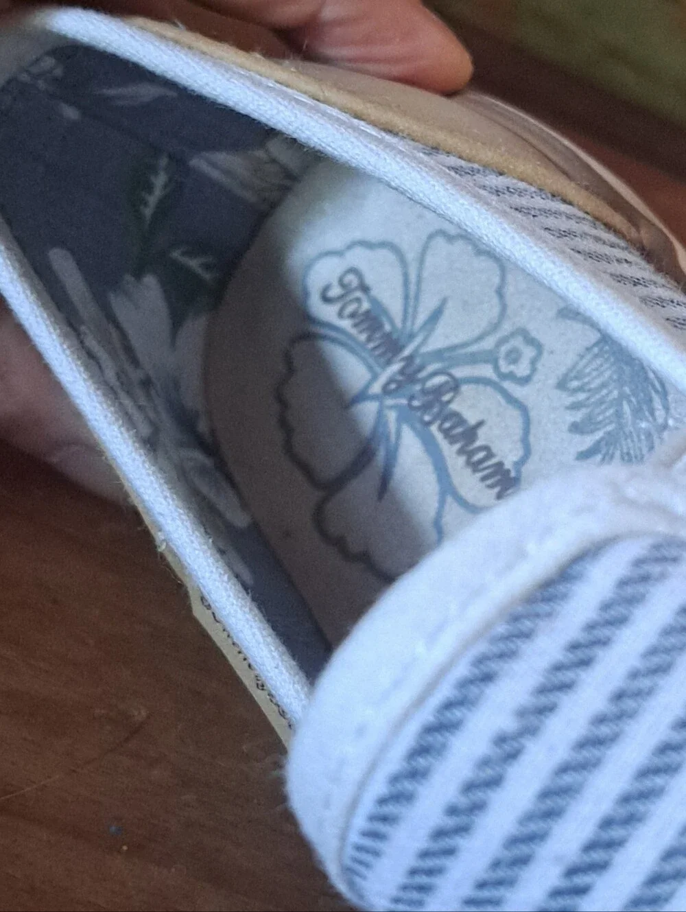 Tommy Bahama Womens Pinstriped Slip-On Shoes Size 6.5 Nautical Gray White Canvas
